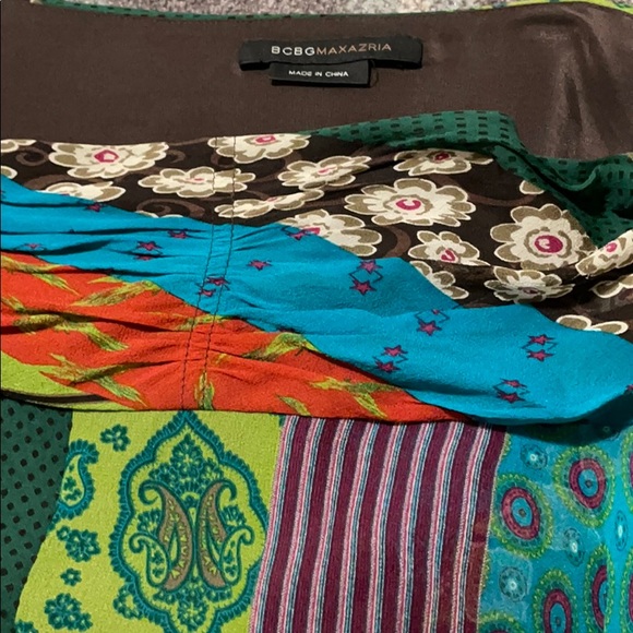 Ladies handkerchief skirt BCBG Maxarzaria - Picture 2 of 3